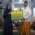 Bupati Mojokerto Serahkan Bantuan Pembangunan Masjid Baitur Rahman