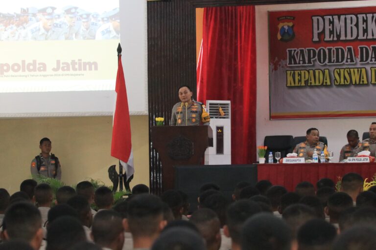 Wakapolda Jatim Beri Pembekalan Pengantar Tugas Siswa Diktuk Bintara Polri Gelombang II/2024 di SPN