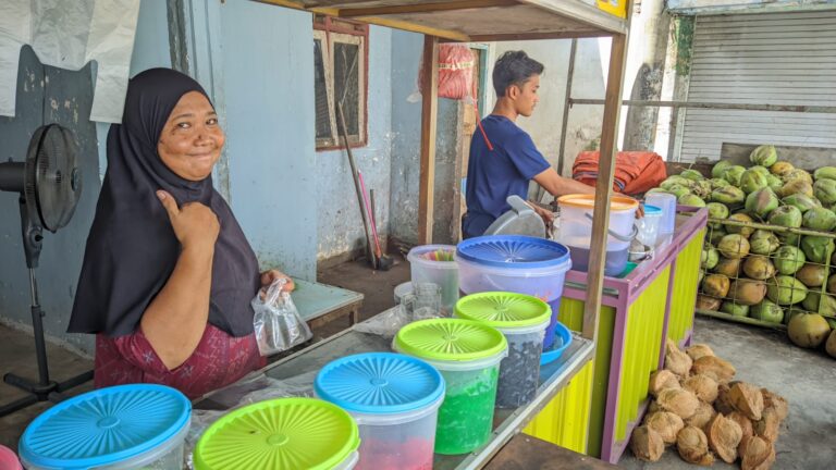 Desa Cinandang, Kecamatan Dawarblandong: Kisah Sukses Dua Pelaku Usaha Berkat Dukungan KUR BRI