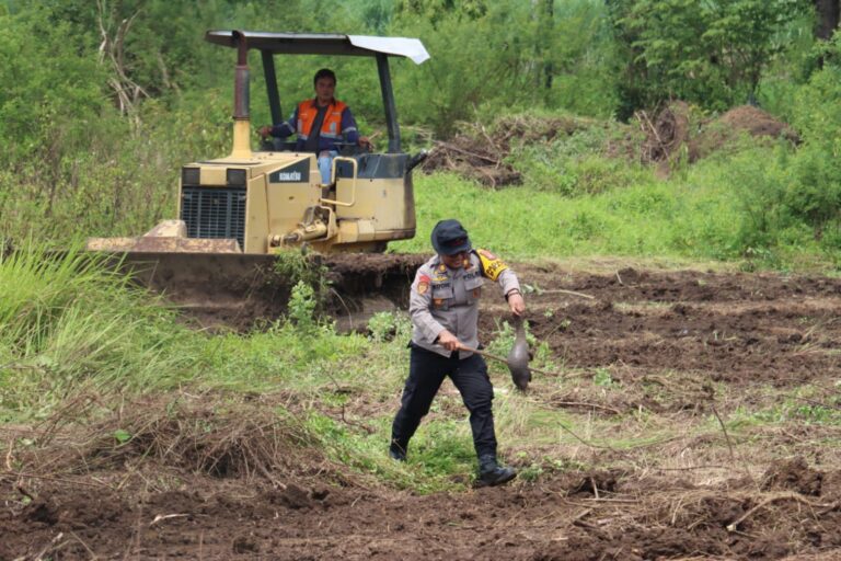 Polres Mojokerto Kota Ubah Rawa Menjadi Lahan Jagung untuk Dukung Asta Cita