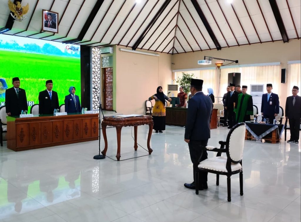 Edi Susanto Resmi Dilantik Jadi Sekda Bojonegoro, Bupati Wahono: Amanah Berat tapi Terhormat