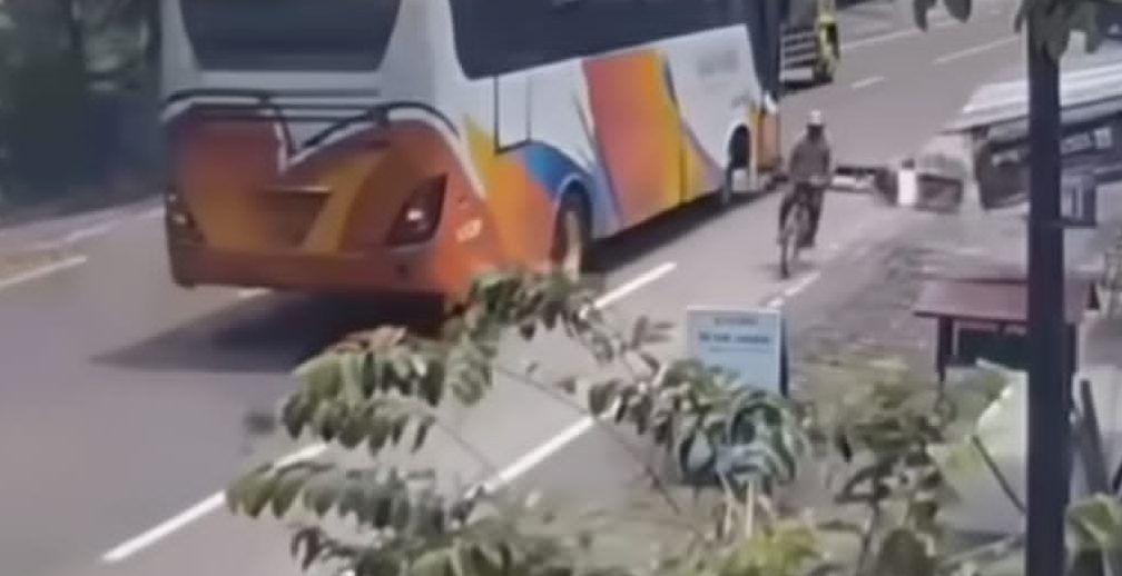 Bus Dali Jaya Tabrak Pemotor di Baureno Bojonegoro, Satu Tewas Sopir Kabur