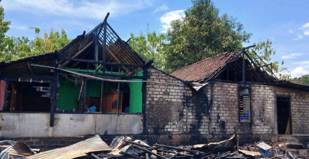 Dua Rumah Warga di Bojonegoro Ludes Terbakar, Diduga Akibat Aktivitas Memasak yang Ditinggalkan