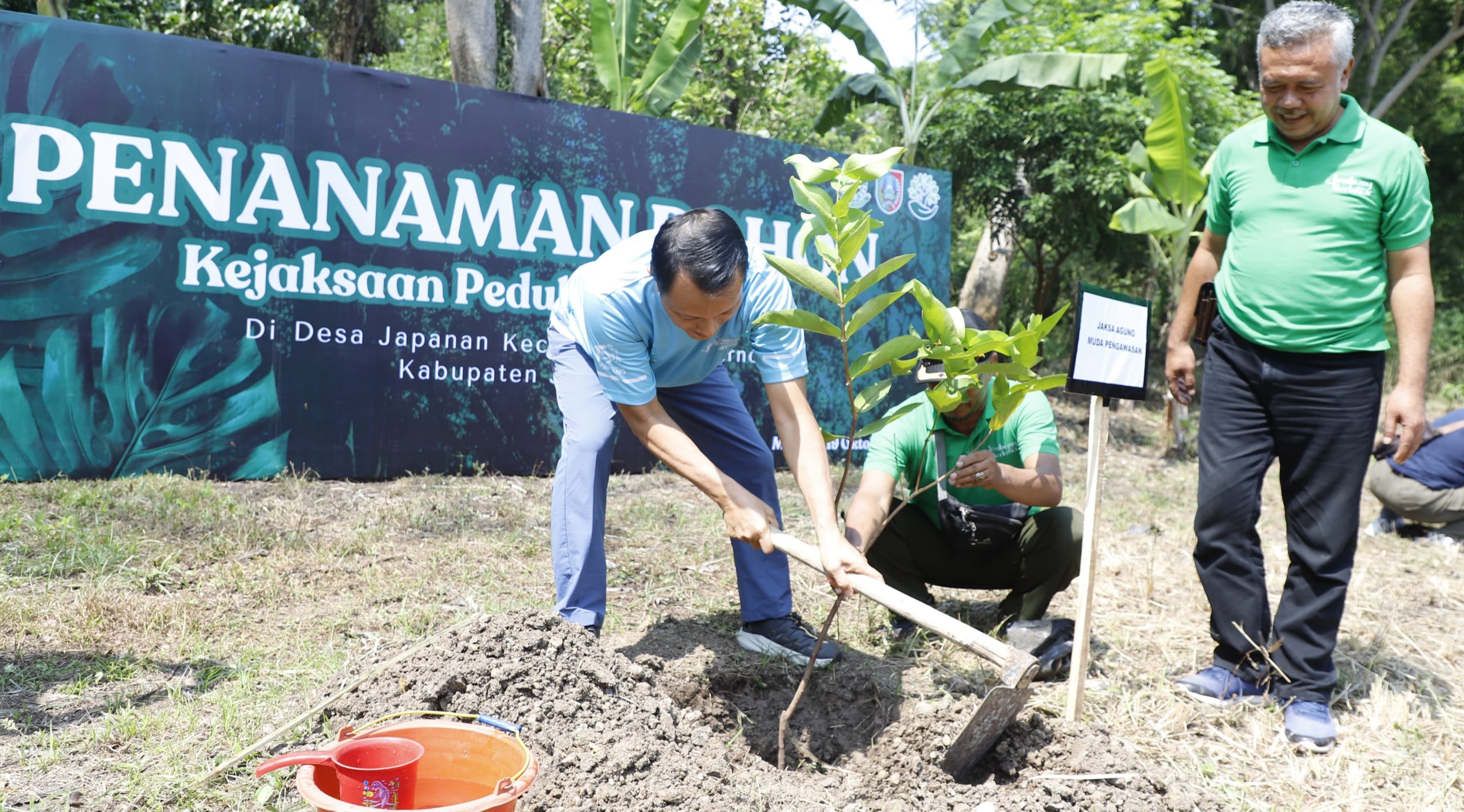 Hijaukan Sumberboto, Kejaksaan Agung dan Pemkab Jombang Tanam Komitmen Cinta Alam