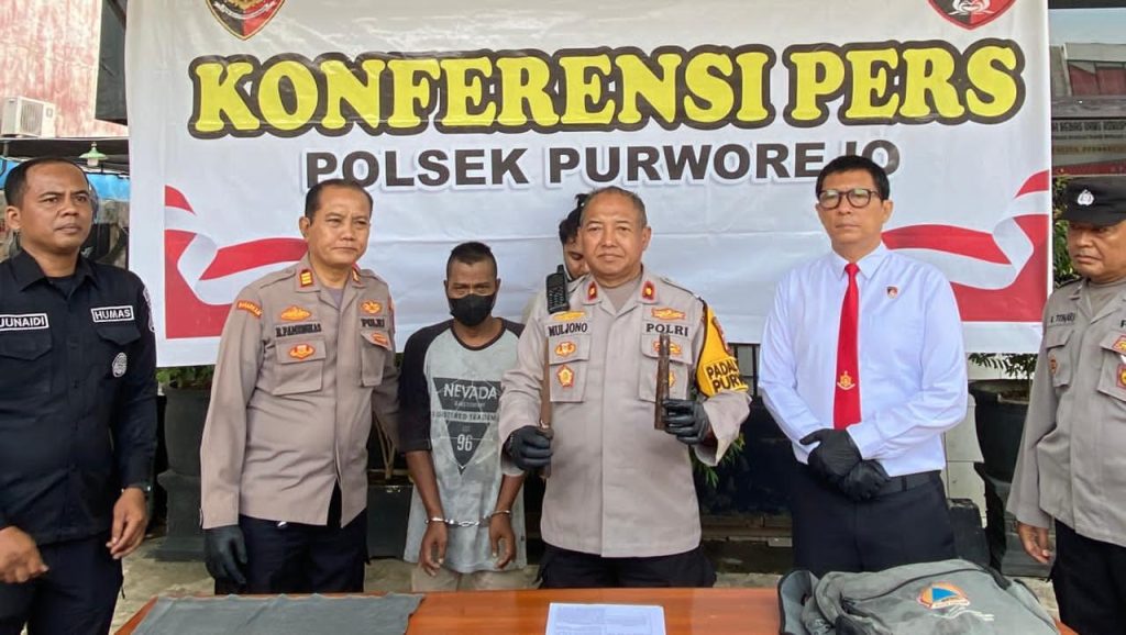 Patroli Operasi Sikat Semeru, Polisi Ringkus Preman Bersenjata Tajam di Pasuruan