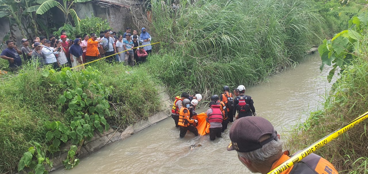 Balita di Jombang Tewas Tenggelam di Sungai Samping Rumah, Ditemukan Setelah Pencarian 15 Jam
