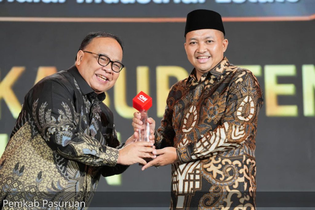 Bupati Pasuruan Terima Penghargaan Outstanding Innovator atas Kawasan Industri Halal Pertama di Indonesia