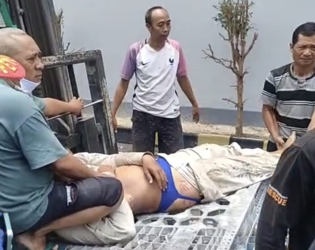 Pekerja Proyek Tewas di PT Okamoto Indonesia, Mojokerto Diduga Tersengat Listrik Saat Kerja di Atap Pabrik