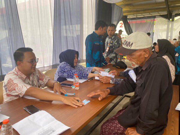 BLT DBHCHT Bojonegoro Bantu Buruh Rokok dan Petani Tembakau Penuhi Kebutuhan Hidup