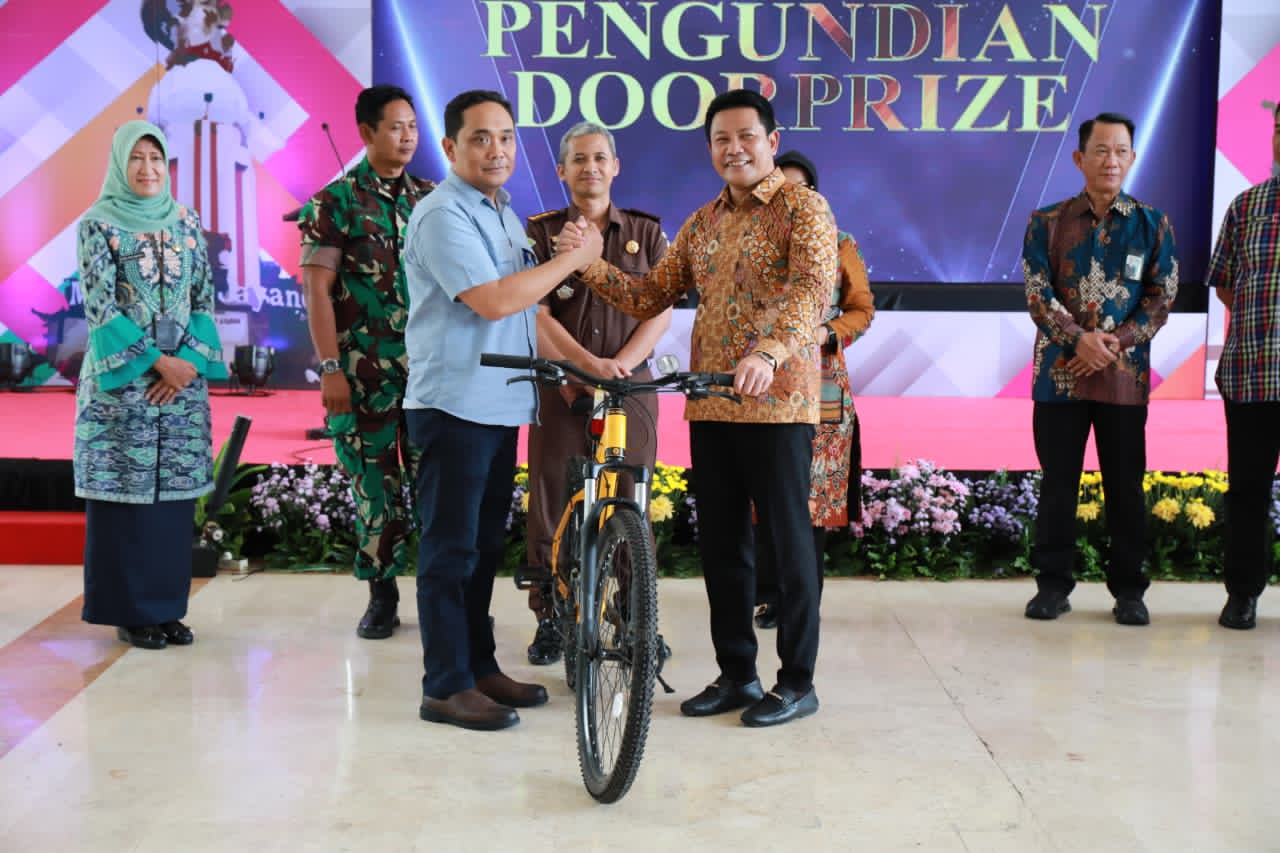 Bupati Subandi Apresiasi Wajib Pajak Teladan pada Bulan Panutan Pajak Daerah Sidoarjo 2025