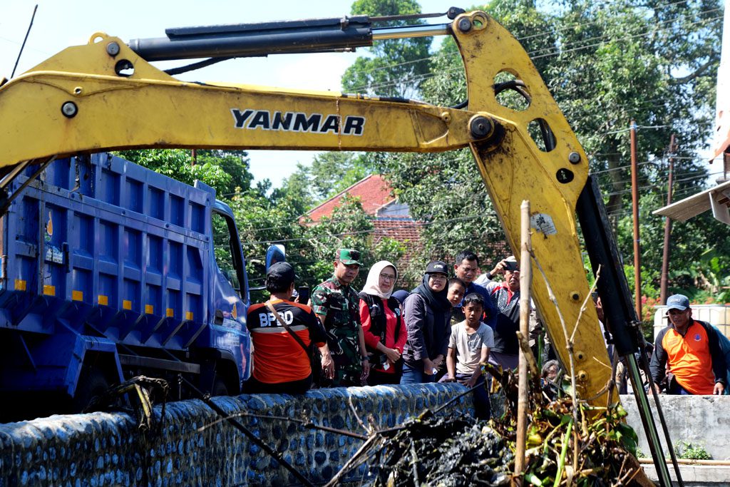 Bupati Lumajang Gerak Cepat Tangani Dampak Banjir, Fokus Normalisasi Afur Banter dan Solusi Jangka Panjang