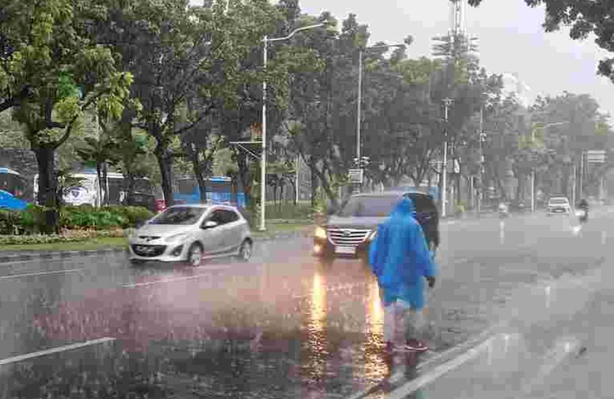 BPBD DKI Imbau Warga Waspada Hujan Lebat Disertai Petir dan Angin Kencang Sore Ini