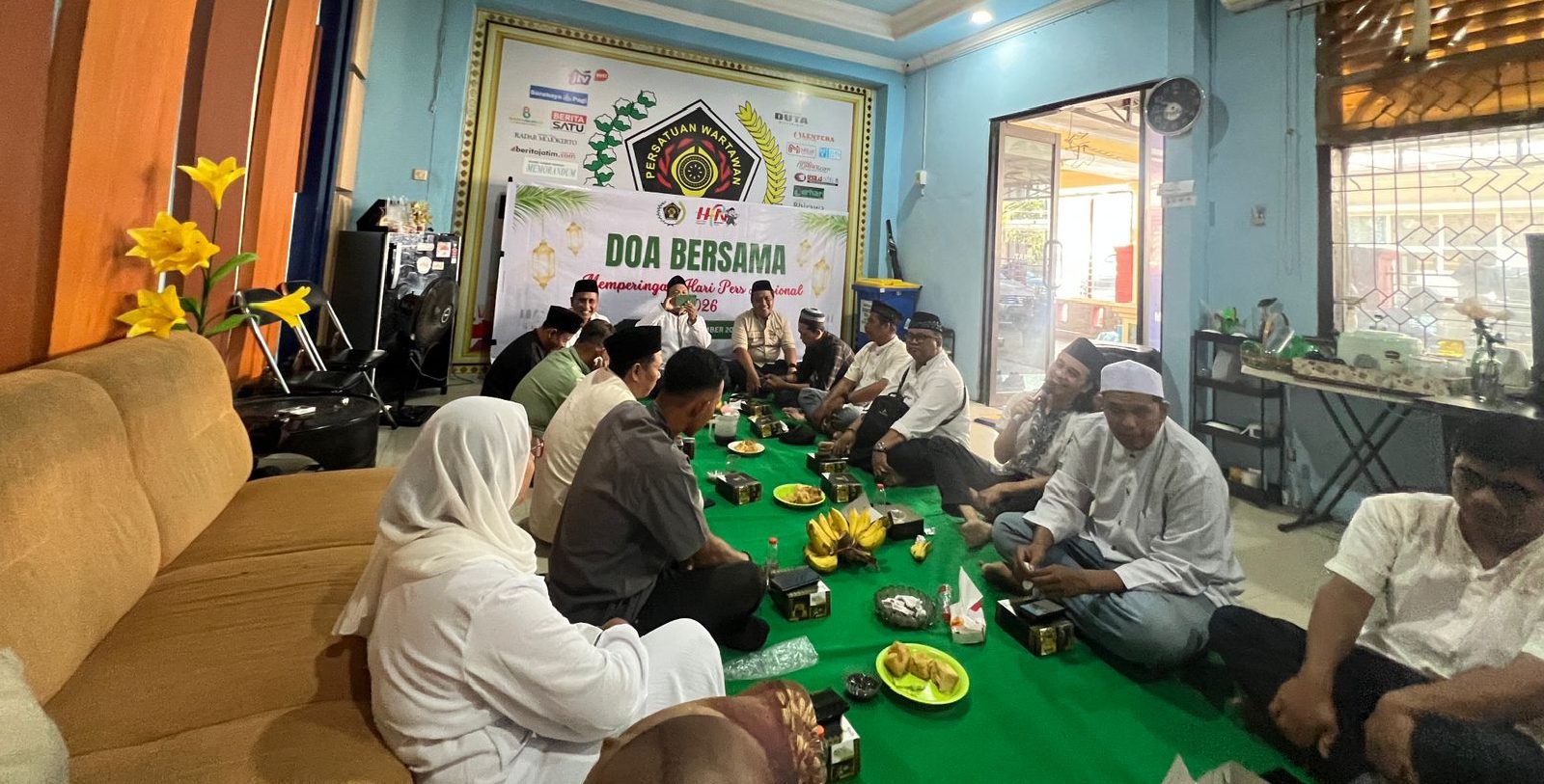 PWI Mojokerto Raya Awali Rangkaian HPN 2026 dengan Doa Bersama dan Bakti Sosial