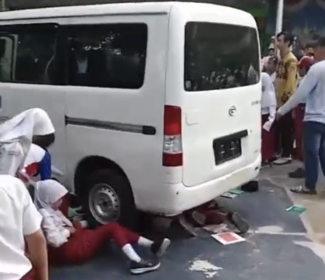 Mobil Granmax MBG Menerobos Lapangan Upacara, Puluhan Siswa SD di Cilincing Terluka