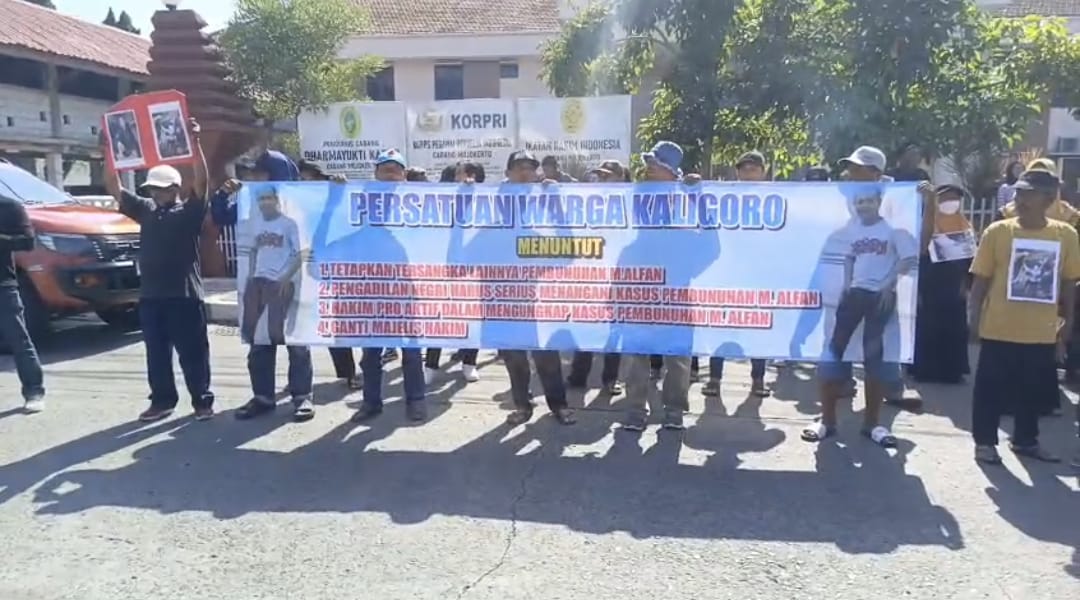 Kasus Kematian Pelajar Disorot, Warga Kaligoro Gelar Aksi Unjuk Rasa Damai PN Mojokerto