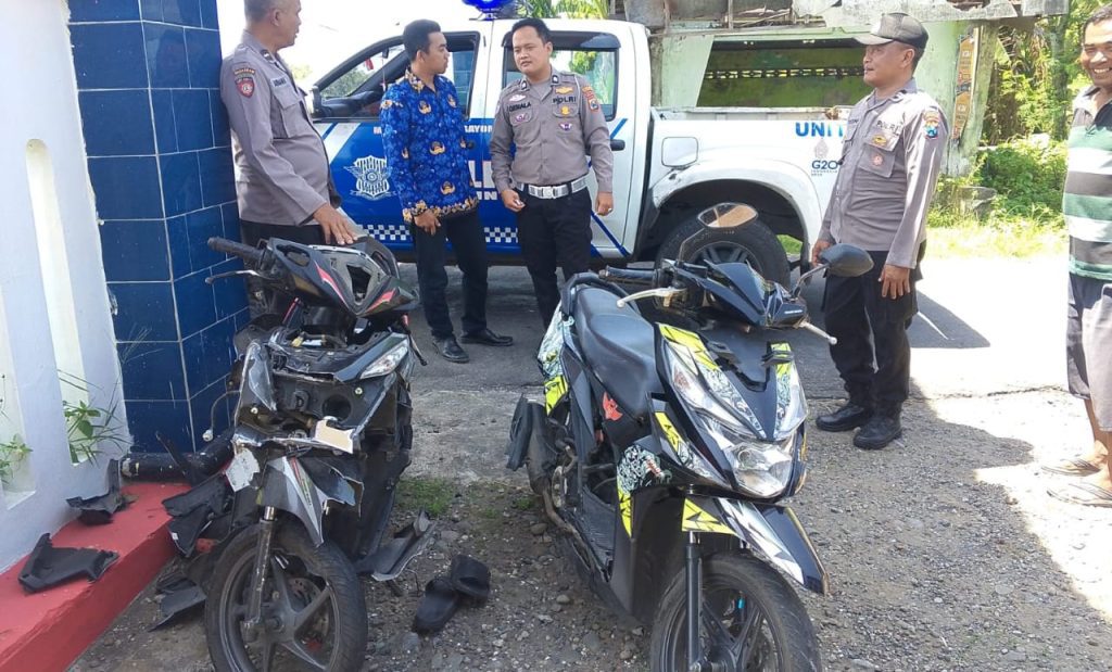 Tabrakan Dua Motor di Gudo Jombang, Tiga Orang Luka-luka Dilarikan ke RSUD