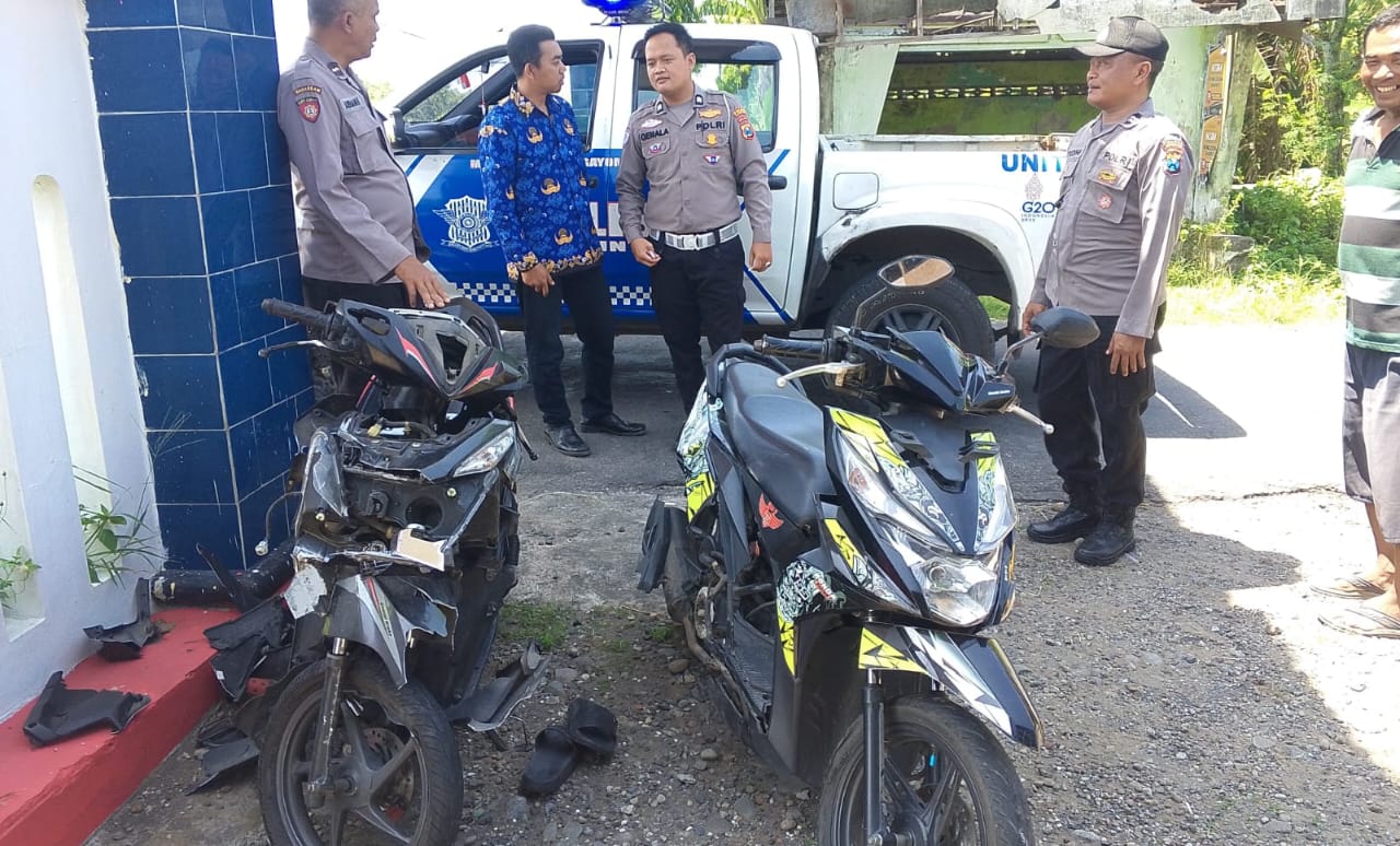 Tabrakan Dua Motor di Gudo Jombang, Tiga Orang Luka-luka Dilarikan ke RSUD