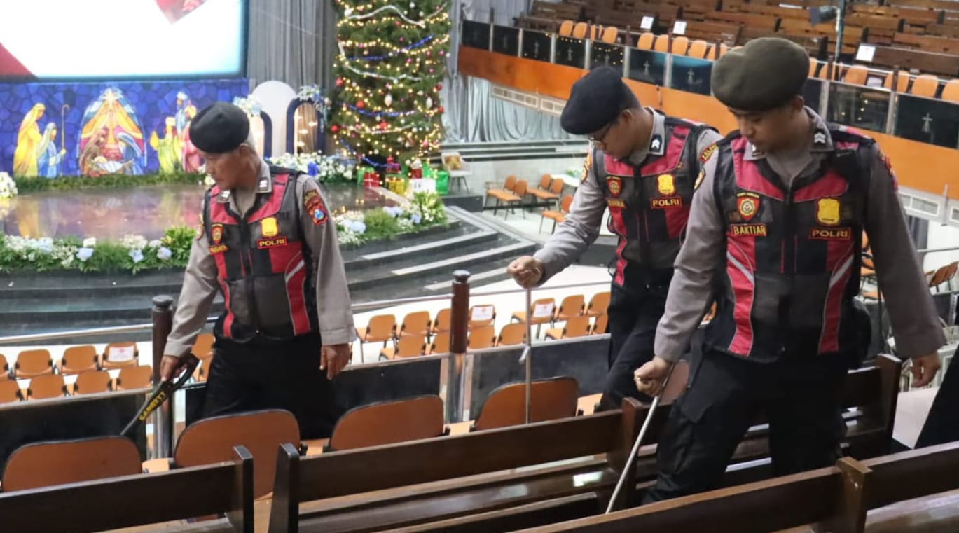 Jelang Natal, Polisi Sterilisasi Sejumlah Gereja di Kota Mojokerto