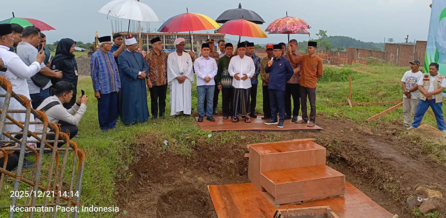 UAC Pacet Kembangkan Fakultas Kedokteran, Mendes PDT dan Bupati Mojokerto Hadiri Peletakan Batu Pertama