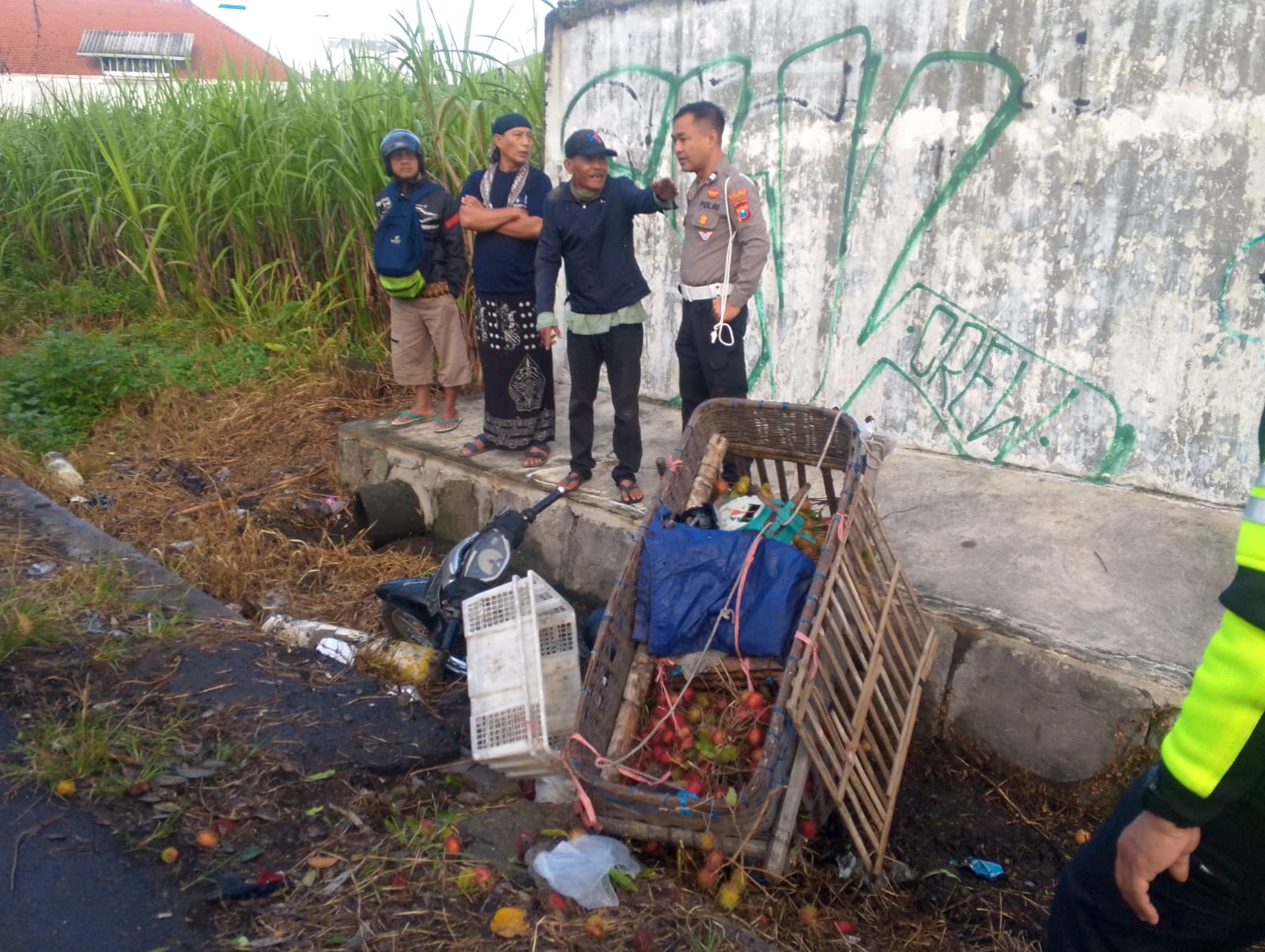 Tabrakan Beruntun Libatkan Dua Motor dan Bus di Jogoroto Jombang, Satu Pengendara Tewas