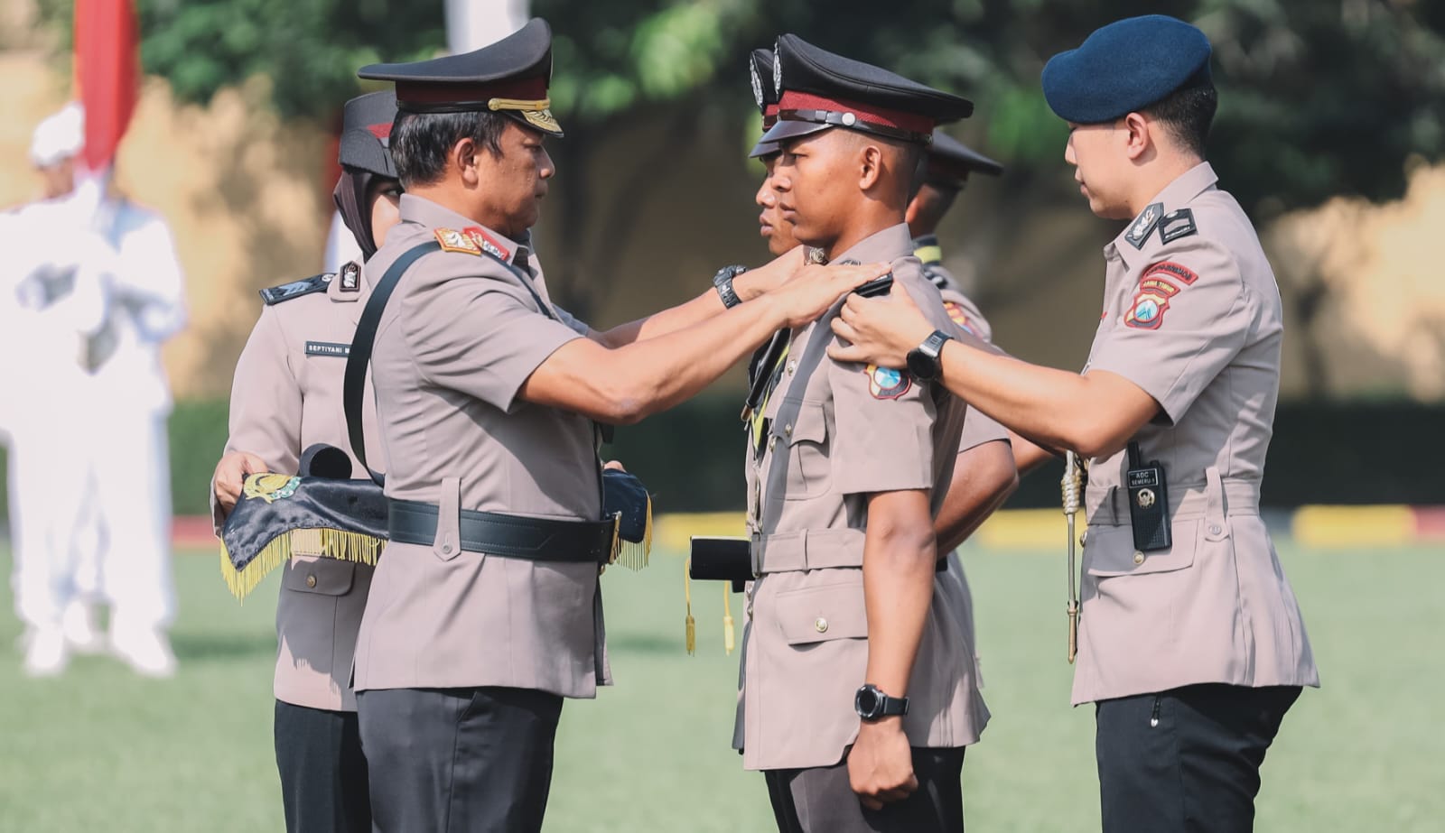 Kapolda Jatim Lantik 247 Bintara Remaja, Tegaskan Polisi Adalah Jalan Hidup Pengabdian