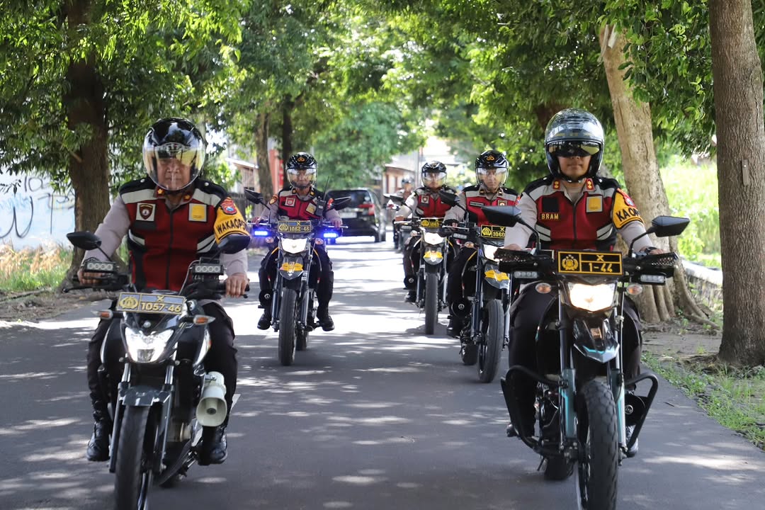Kapolres Kediri Pimpin Patroli R2, Pastikan Ibadah Natal Aman dan Kondusif