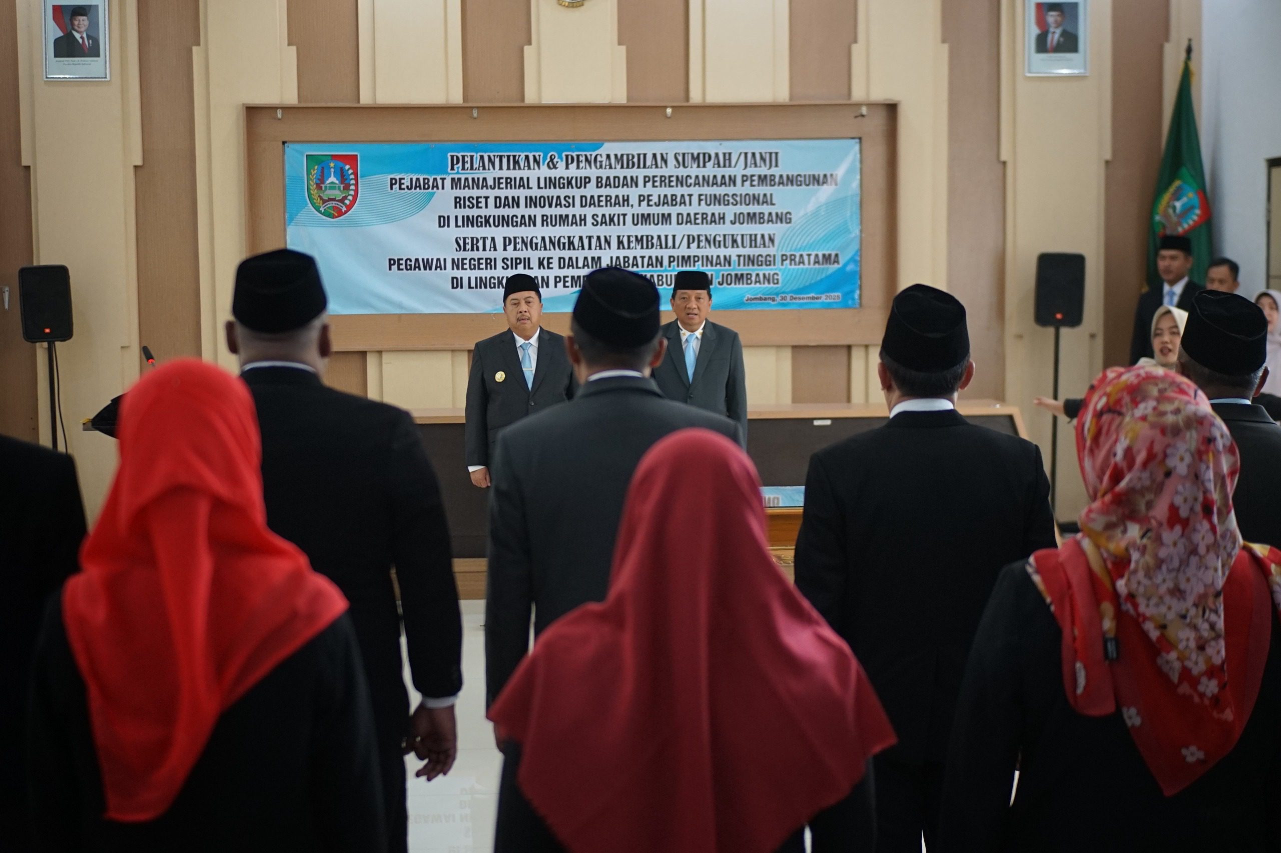 Bupati Warsubi Lantik 13 ASN, Perkuat Bapperida sebagai Motor Perencanaan Pembangunan Jombang