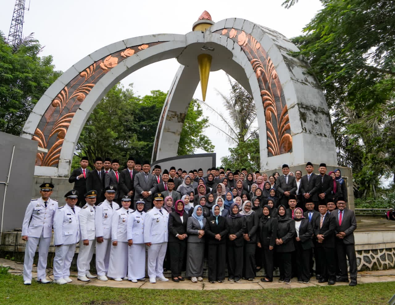 Wali Kota Mojokerto Lantik 78 ASN di Puncak Tidar, Teguhkan Filosofi Kepemimpinan dan Pengabdian