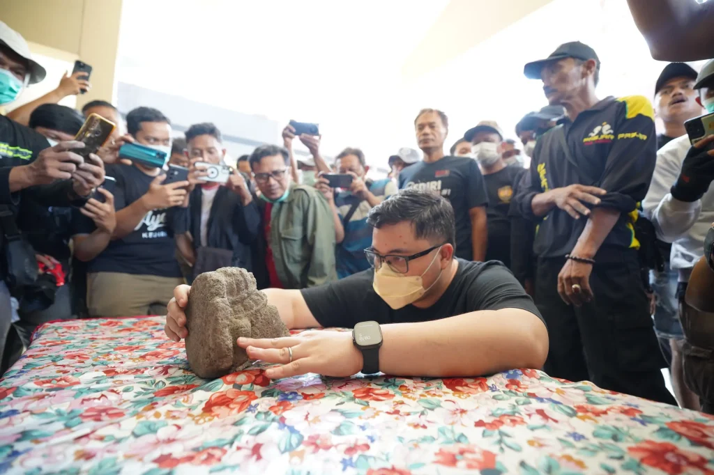 Bupati Kediri Kembalikan Fragmen Kepala Ganesha ke Museum Bagawanta Bhari
