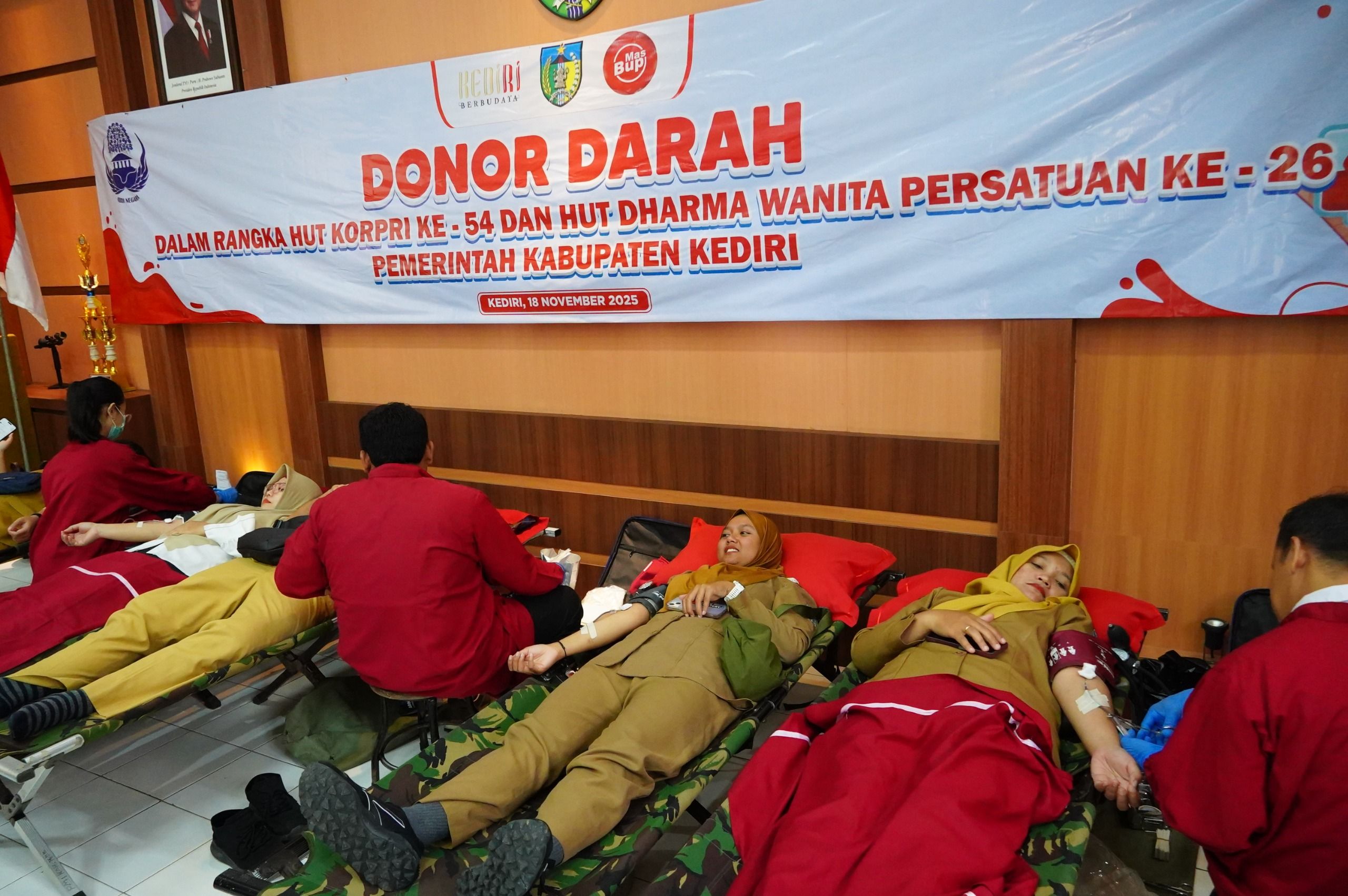 Peringati HUT Korpri dan DWP, Dharma Wanita Kabupaten Kediri Gelar Donor Darah