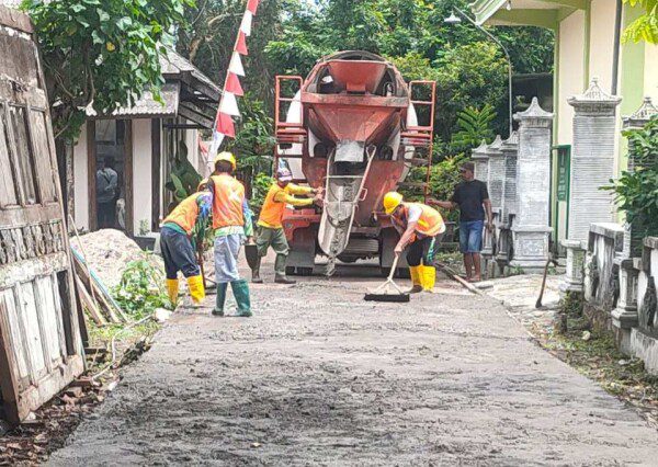 Infrastruktur Desa di Kapas Dikebut, Jalan Bogo dan Kalianyar Dibangun Rigid Beton