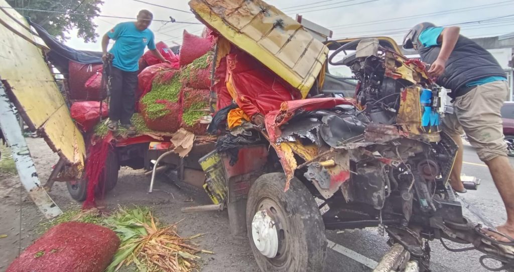 Kecelakaan Maut di Bangsal Mojokerto, Pengendara Motor Tewas Tertabrak Truk Muatan Cabai