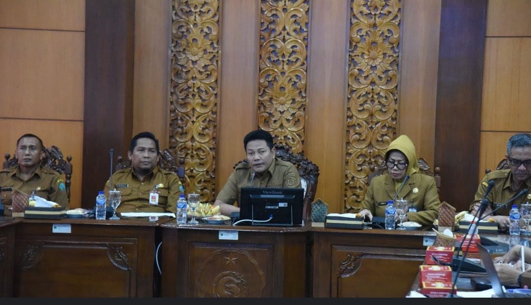 PAD 2025 Lampaui Target, Bupati Subandi Minta OPD Sidoarjo Optimalkan Retribusi Daerah