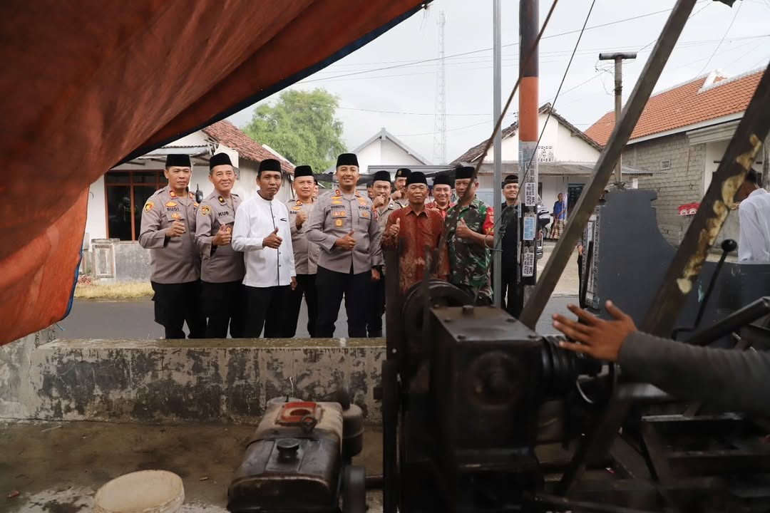Polres Kediri Bangun Sumur Bor di Masjid Al-Bashor, Warga Kini Lebih Mudah Akses Air Bersih