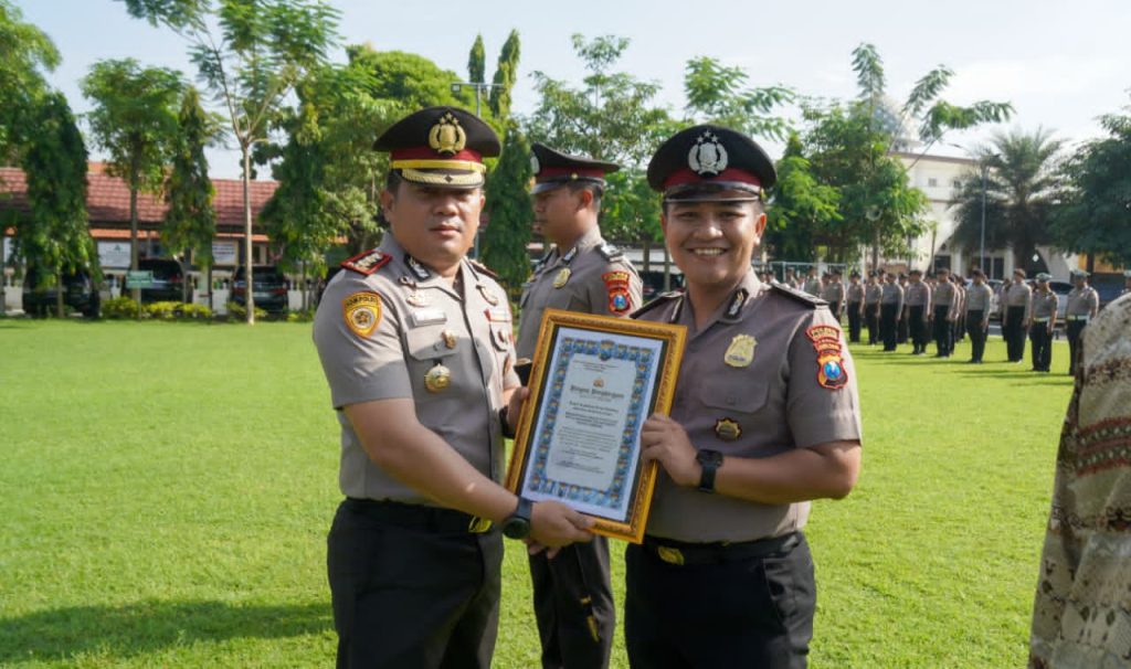 Ungkap Kasus Curanmor, Polres Jombang Beri Penghargaan Personel Polsek Ngoro dan Warga