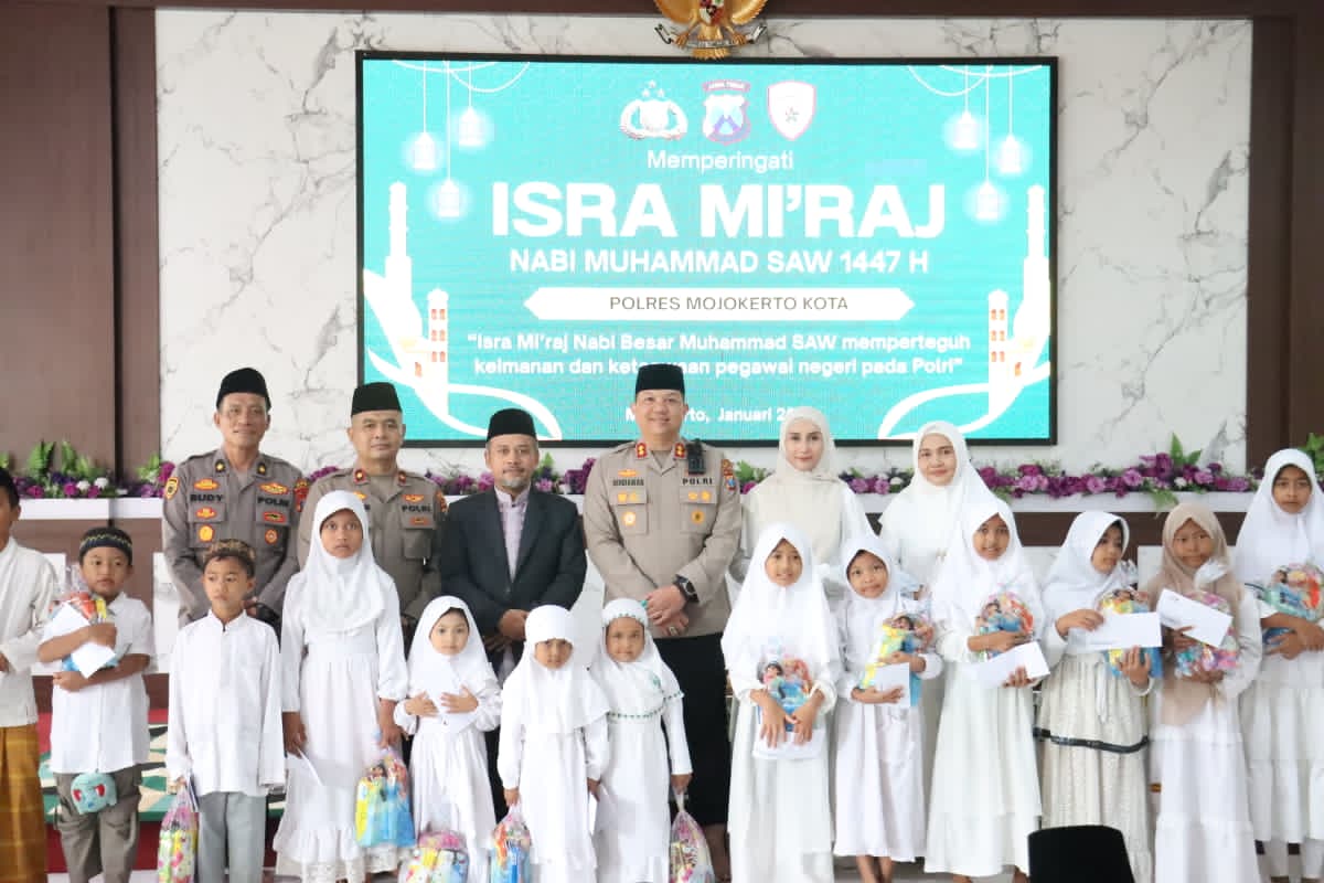 Polres Mojokerto Kota Peringati Isra Mi’raj, Santuni Anak Yatim