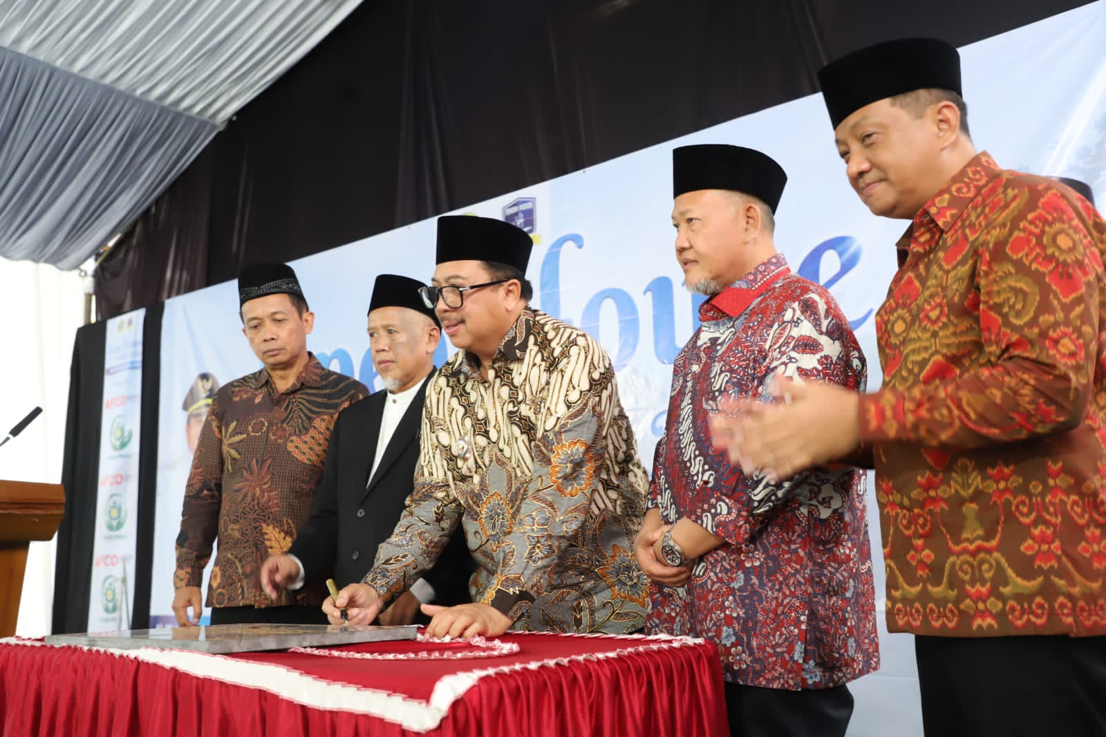 Bupati Jombang Resmikan Gedung Aimmah Pondok Modern El-Haq Bareng