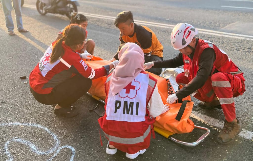Truk Menyalip di Jalan Raya Pacing, Tabrak Prajurit Kostrad Hingga Tewas di Lokasi