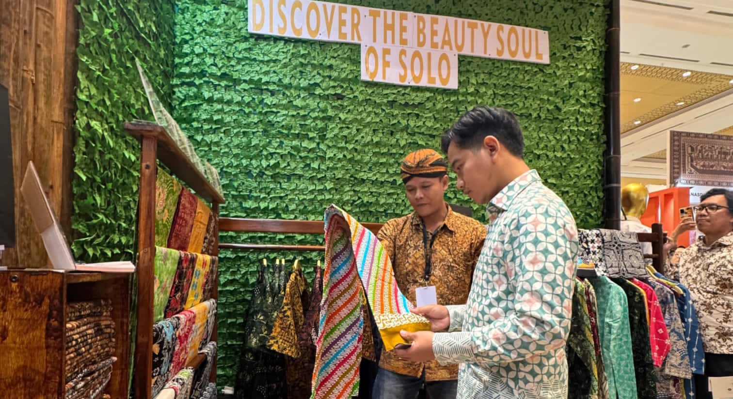 Tinjau INACRAFT 2026, Wapres Gibran Dorong Kriya Indonesia Tembus Pasar Global Tanpa Tinggalkan Identitas