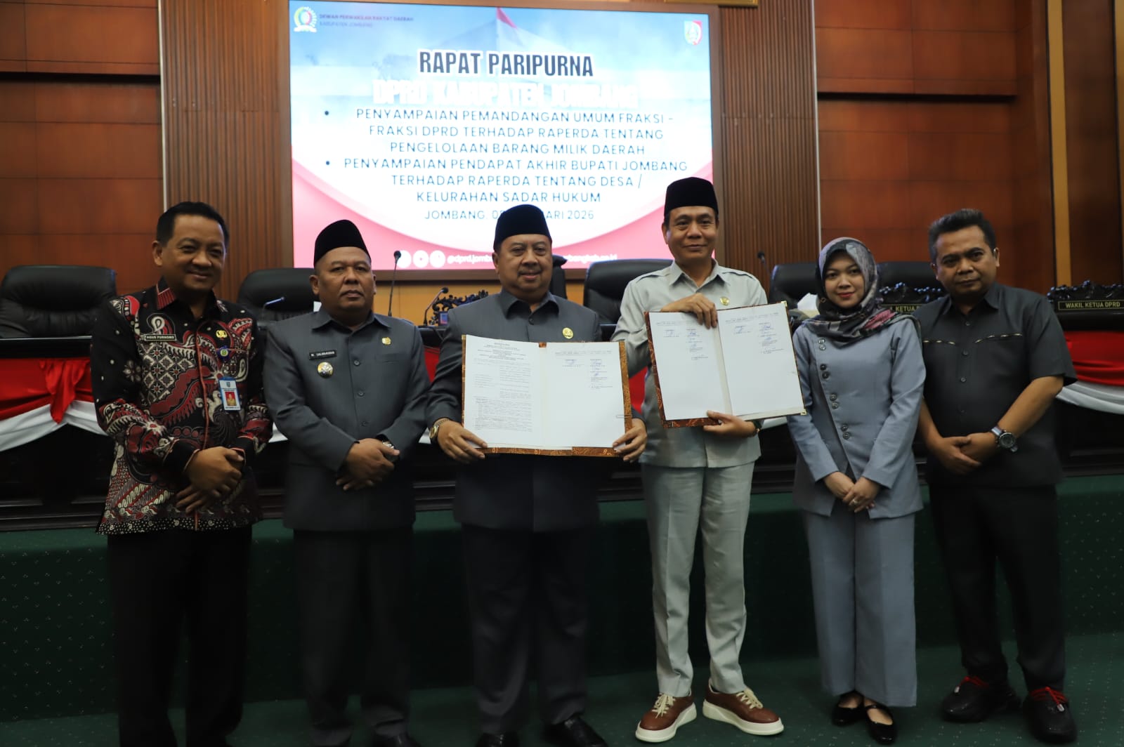 DPRD Jombang Sahkan Perda Desa/Kelurahan Sadar Hukum