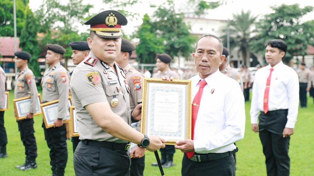 Kapolres Jombang Apresiasi Personel Polri, TNI, dan Warga Berprestasi