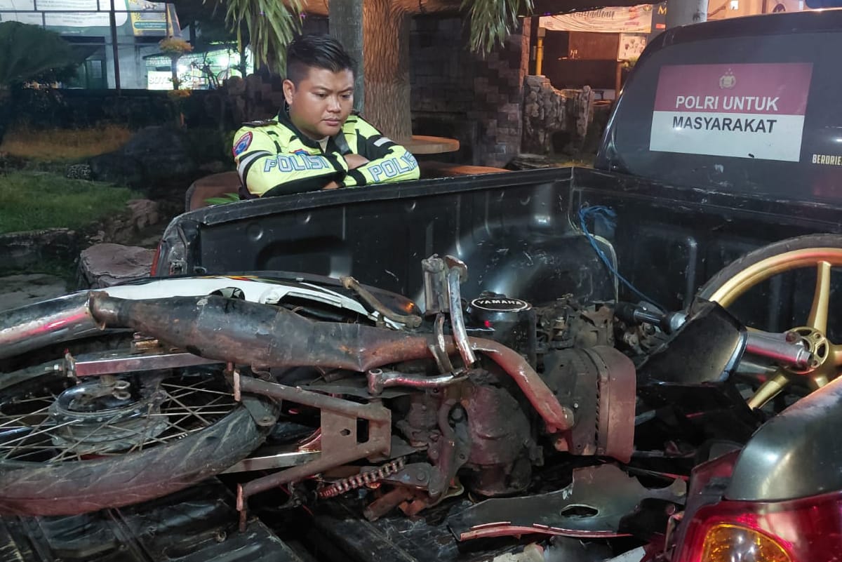 Motor Tanpa Nopol Alami Laka Tunggal Dini Hari, Pelajar Asal Sumobito Jombang Meninggal