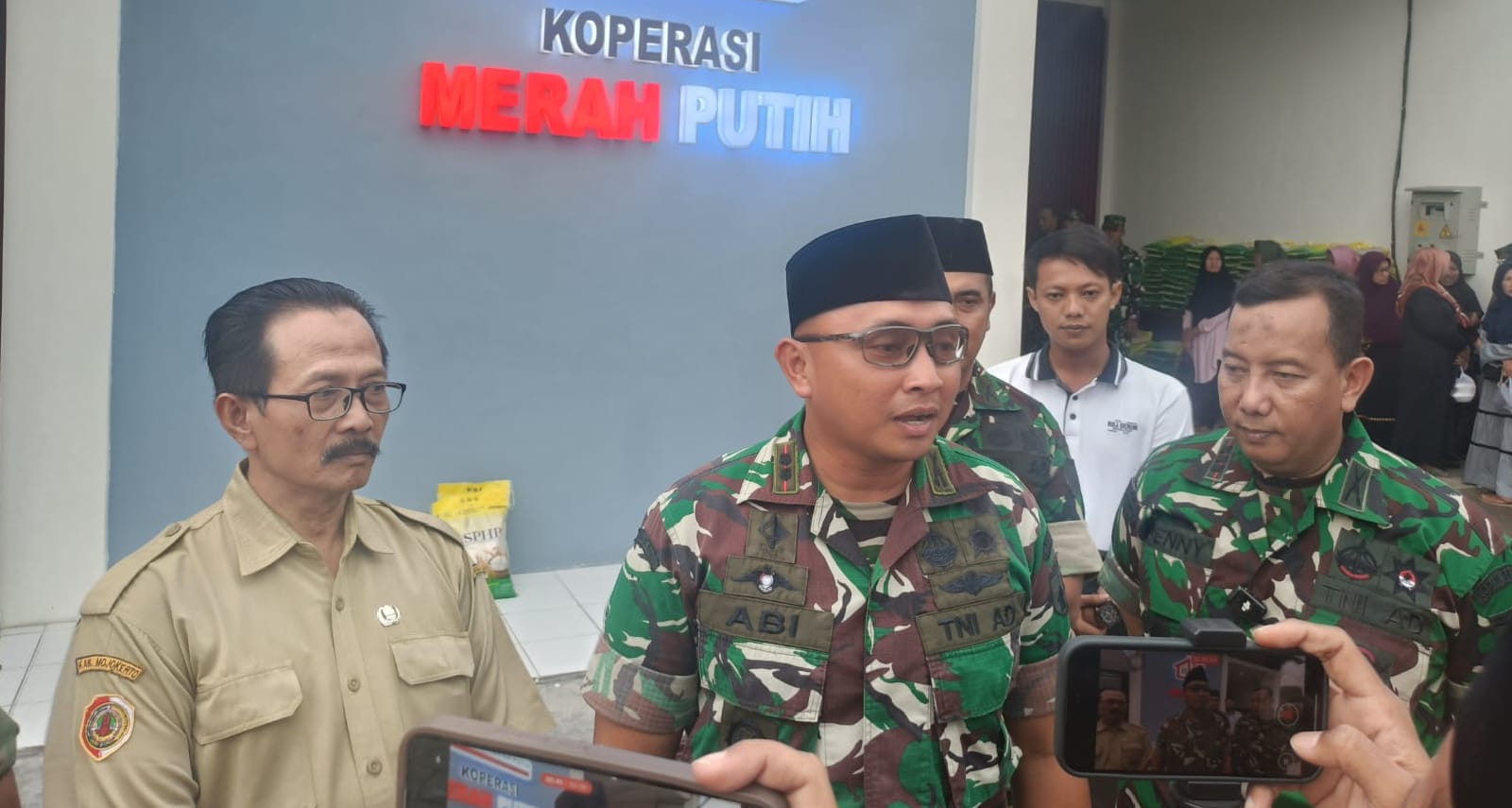 Bazar Murah Ramadan Kodim 0815 Mojokerto Diserbu Warga, 500 Paket Sembako Terjual Cepat
