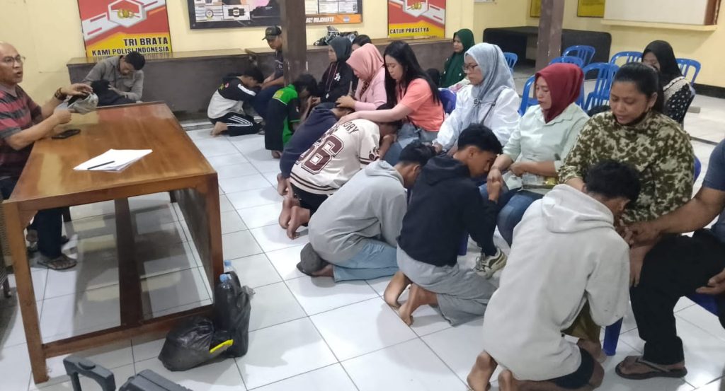 Polisi Gagalkan Aksi Perang Sarung di Ngoro, 12 Remaja Diamankan dan Dibina