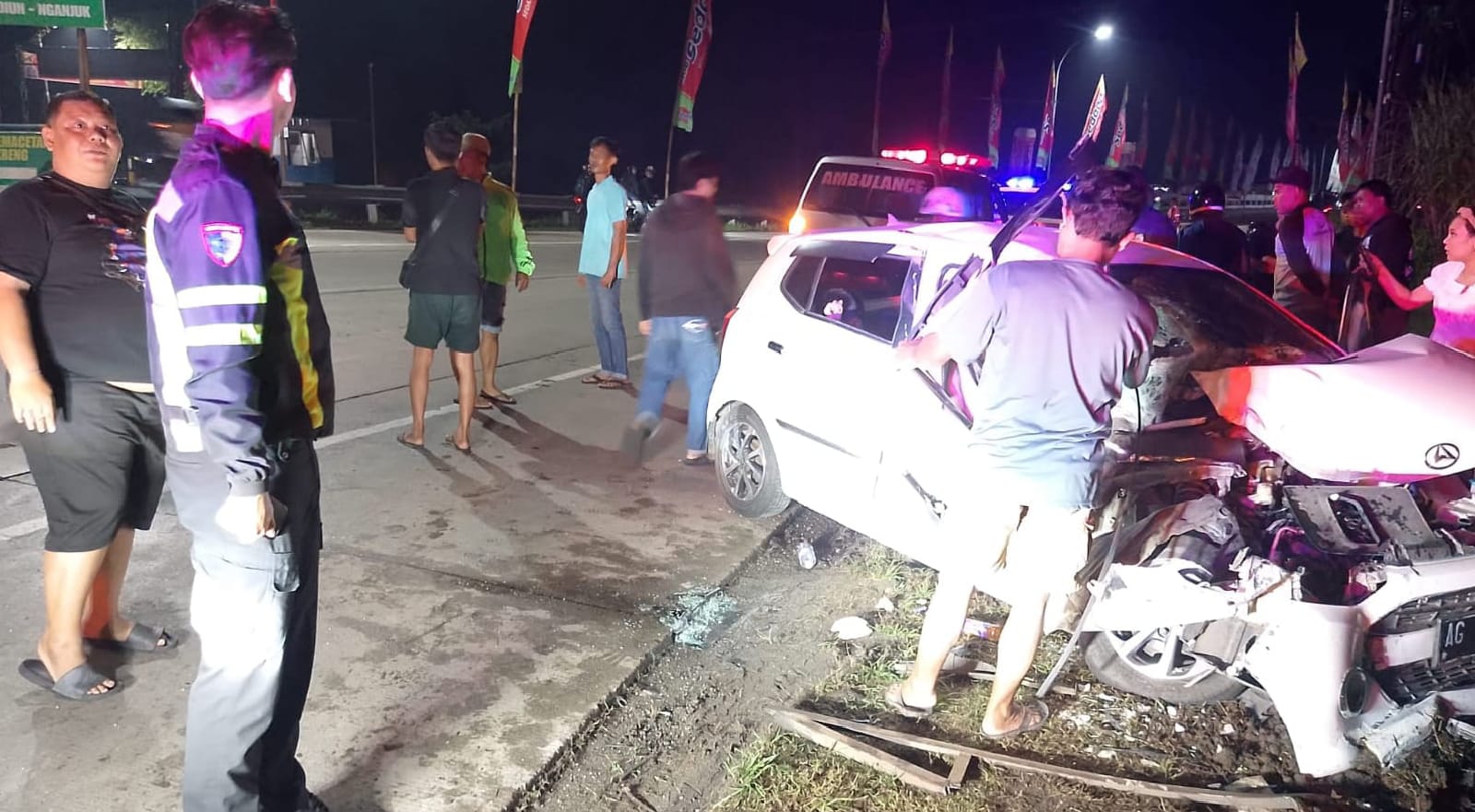 Tabrakan Ayla vs Truk Boks di Diwek Jombang, Satu Lansia Meninggal Dunia