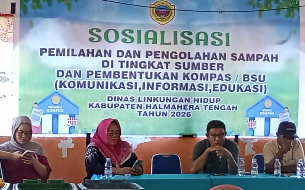 DLH Halteng Edukasi Warga Patani Timur Kelola Sampah, Dorong Pembentukan Bank Sampah Desa