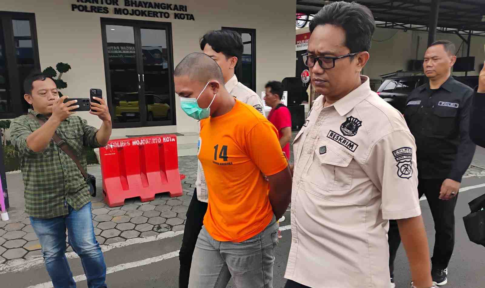 Modus Ngaku Polisi, Pria di Mojokerto Tipu Pacar hingga Rugi Rp19 Juta