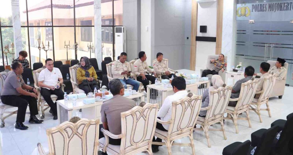 Silaturahmi Polres Mojokerto dan PKDI, Perkuat Kolaborasi Jaga Keamanan Desa
