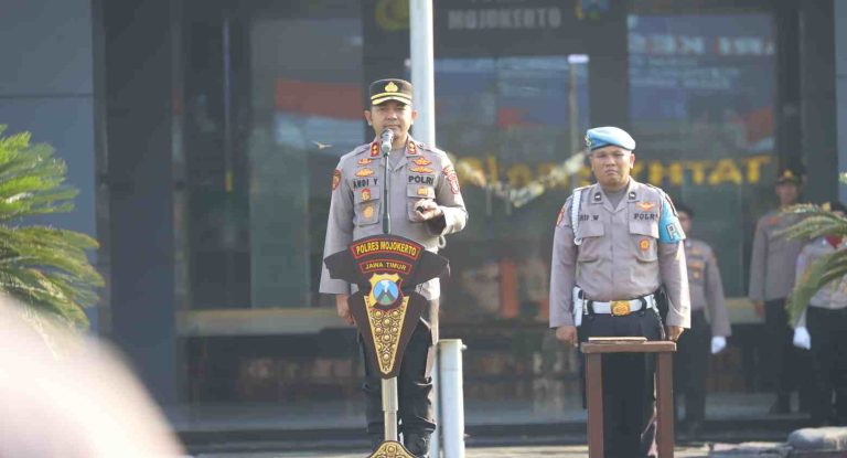 Kapolres Mojokerto Pimpin HKN, 12 Personel dan Relawan Terima Penghargaan