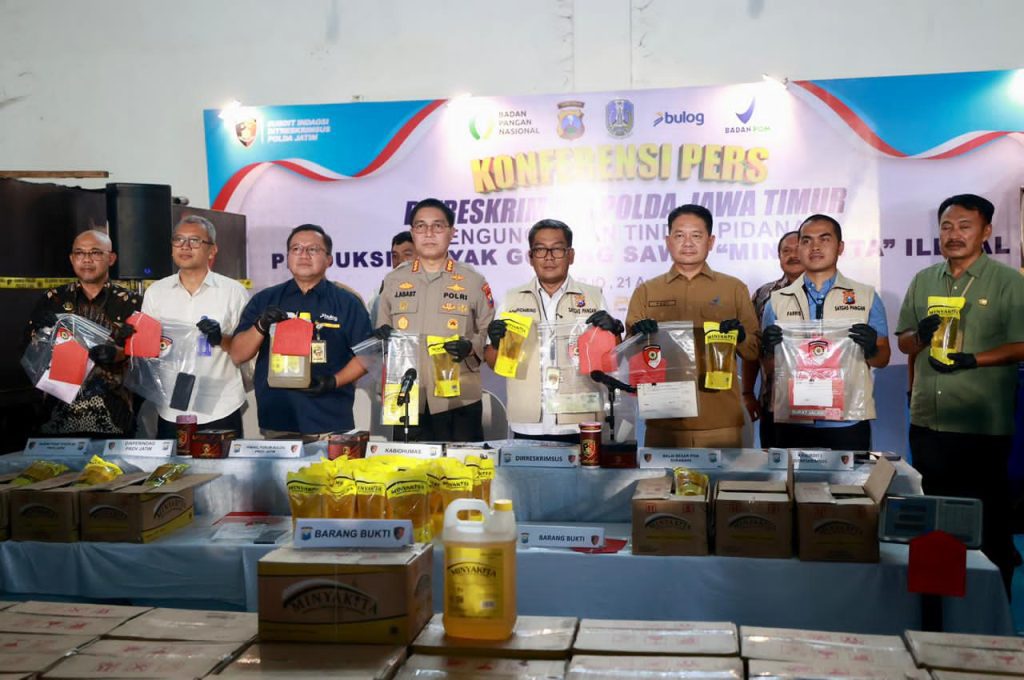 Polda Jatim Bongkar Produksi MinyaKita Ilegal di Sidoarjo, Empat Tersangka Diamankan